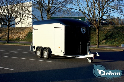 20200122 C700 fermé - 3 quart avant - droit - parking